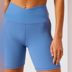 Athleta Elation Crossover Rib 7" Short • Cottage Blue